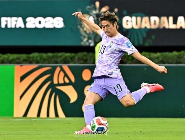 The 2026 CONCACAF World Cup Group A qualifier match between South Korea and Mexico was held on the 19th (Korean time) at Estadio Akron in Guadalajara, Mexico. Lee Kang-in is seen taking a cross. /Photo=Chief correspondent Kim Jin-kyung.