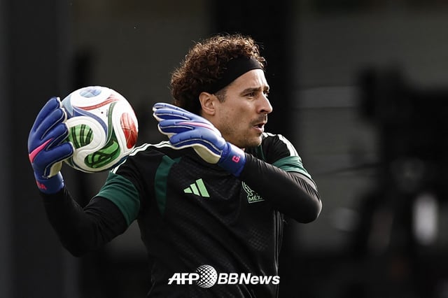1985년생인 기예르모 오초아 멕시코 축구대표팀 골키퍼. /AFPBBNews=뉴스1