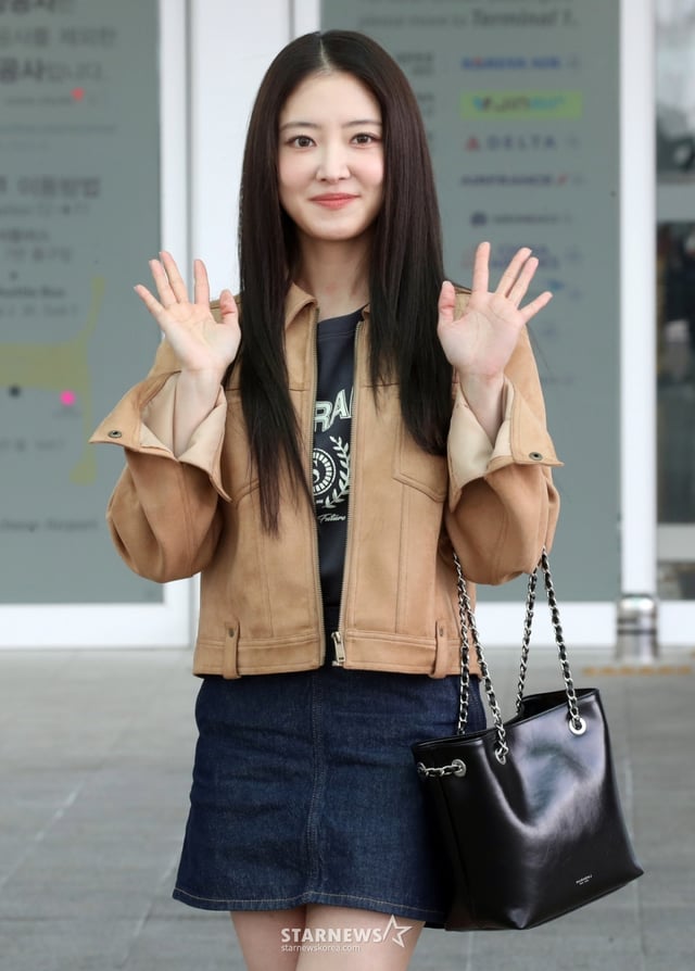 배우 이세영이 화보 촬영 차 태국으로 28일 오후 인천국제공항을 통해 출국하고 있다. 2025.02.28 /사진=임성균 tjdrbs23@