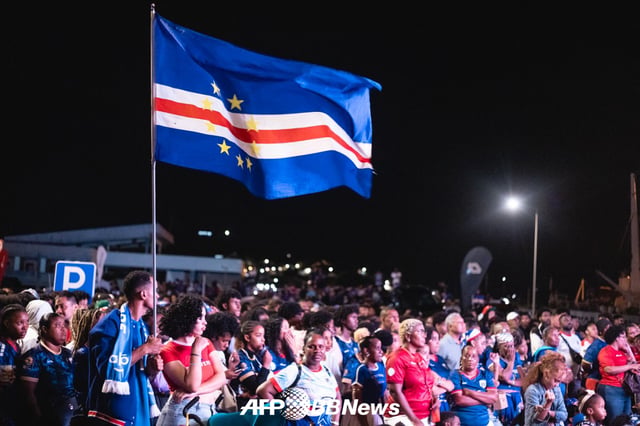 2026国際サッカー連盟(FIFA)北中米W杯街頭応援に出たカーボベルデのファンたち。 /AFPBBNews=ニュース1