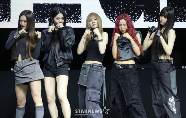 걸크루 키비츠(Keyveatz)가 30일 오후 서울 마포구 예스24 원더로크홀에서 진행된 첫 번째 미니앨범 '옥시_젠'(OXY_GEN) 발매기념 쇼케이스에서 포즈를 취하고 있다. 데뷔 앨범 '옥시_젠'은 끊임없이 움직이고 부딪히며 자신들만의 새로운 흐름을 만들어가는 키비츠의 음악적 정체성을 상징하는 음반이다. /2026.06.30 /사진=이동훈 photoguy@
