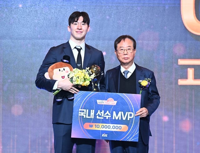 2025~2026시즌 국내 선수 MVP를 수상한 고양 소노 가드 이정현. /사진=고양 소노