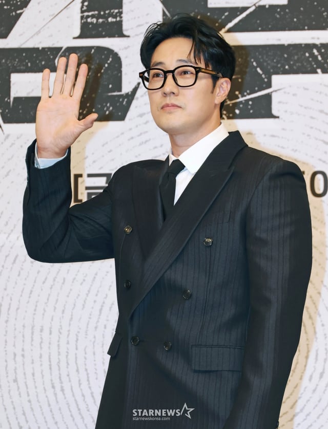 Actor So Ji-sub posed at the production presentation for the Saturday-Sunday drama 'Manager Kim' held at Mokdong SBS in Yangcheon-gu, Seoul, on the afternoon of the 25th. The revenge action drama 'Manager Kim,' which tells the story of the world's most ordinary father fighting to win back his only daughter, will premiere on the 26th. /2026.06.25 /Photo=Lee Dong-hoon photoguy@