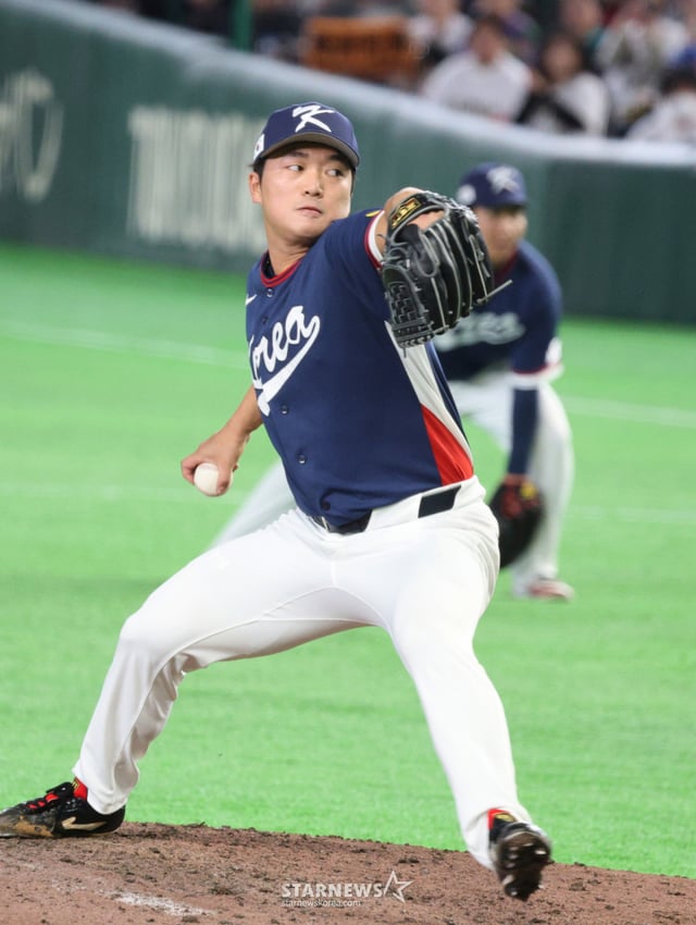 한국 우완투수 고우석이 7일 도쿄돔에서 열린 2026WBC 도쿄POOL 대한민국과 일본의 경기 6회말 등판해 무실점 이닝을 막아내고 있다. 2026.03.07. /사진=강영조 cameratalks@
