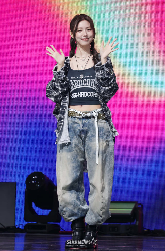걸그룹 아이들(i-dle) 미연이 6일 오후 서울 광진구 예스24라이브홀에서 진행된 미니 9집 'We made' 발매기념 쇼케이스에서 포즈를 취하고 있다. 이번 앨범에는 타이틀곡 'Gimme Dat Love'를 필두로 선공개곡 'Mono (Feat. skaiwater)', 'Crow', 'Morning', 'Love Is Pain'을 비롯해, CD 온리 트랙으로 'Mono (Feat. skaiwater)'의 모노 버전도 함께 수록됐다. /2026.07.06 /사진=이동훈 photoguy@