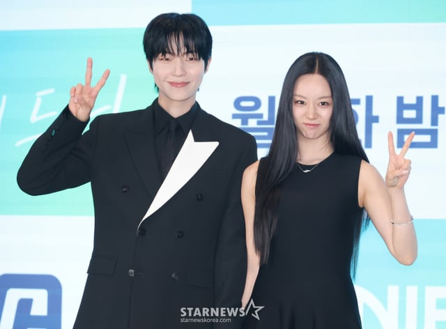배우 황인엽, 이혜리가 7일 오후 서울 구로구 더 세인트에서 진행된 ENA 월화드라마 '그대에게 드림' 제작발표회에 참석해 포즈를 취하고 있다. 꿈을 이루고 돌아온 천재 영화감독 우수빈과 꿈을 잊은 채 사는 생계형 리포터 주이재의 재회 후일담을 그린 로맨틱 코미디 '그대에게 드림'은 오는 13일 첫 방송된다. /2026.07.07 /사진=이동훈 photoguy@