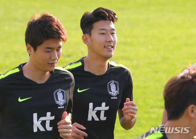기성용(왼쪽)과 손흥민. /사진=뉴시스