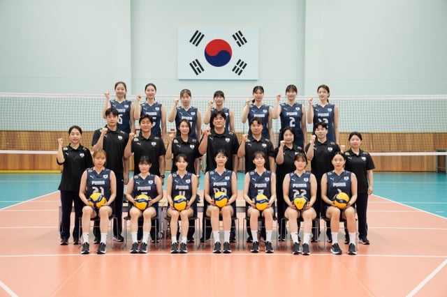 The Korean women's Bae Gu (CEO) team under head coach Cha Sang-hyun. /Photo=Korea Volleyball Association