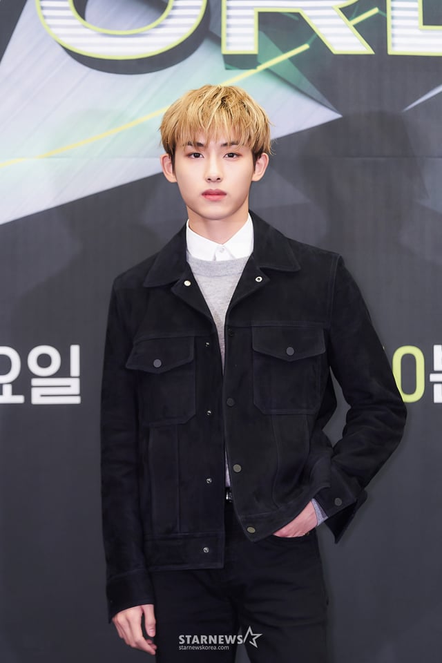 그룹 NCT 윈윈이 14일 오후 온라인으로 진행된 Mnet 'NCT World 2.0' 온라인 제작발표회에서 포즈를 취하고 있다. / 사진제공 = Mnet