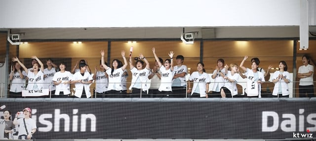 KT 스포츠 여자 하키단. /사진=KT 위즈 제공
