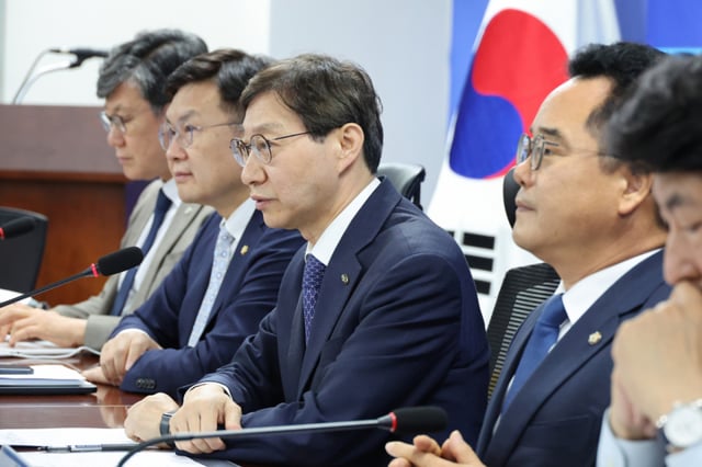 김성주 국민연금공단 이사장이 9일 서울 여의도 국회 의원회관에서 열린 홈플러스 회생을 위한 간담회에서 발언하고 있다. /사진제공=뉴스1