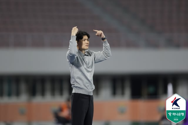 정경호 강원FC 감독. /사진=한국프로축구연맹 제공