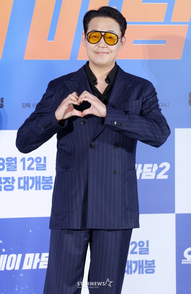 Actor Park Sung-woong poses at the production report for the film "Okay Madam 2" held at Seoul CGV Yongsan i-Park Mall on the 13th. /2026.07.13 /Photo=Kim Hwi-seon hwijpg@