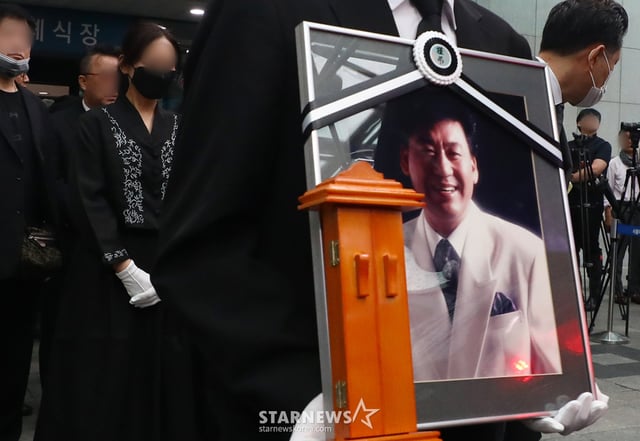수년간 투병 생활 끝에 별세한 가수 故 현철(본명 강상수) 발인이 18일 오전 서울 송파구 풍납동 서울아산병원 장례식장에서 진행되고 있다. /2024.07.18 /사진=이동훈