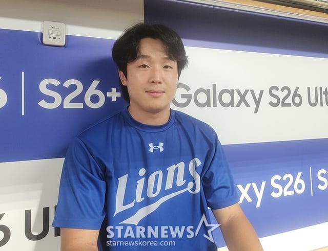 16日比赛结束后,胜投投手梁昌燮接受采访的场景。/照片=朴秀珍记者