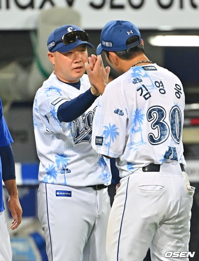 パク·ジンマン監督とキム·ヨンウン。