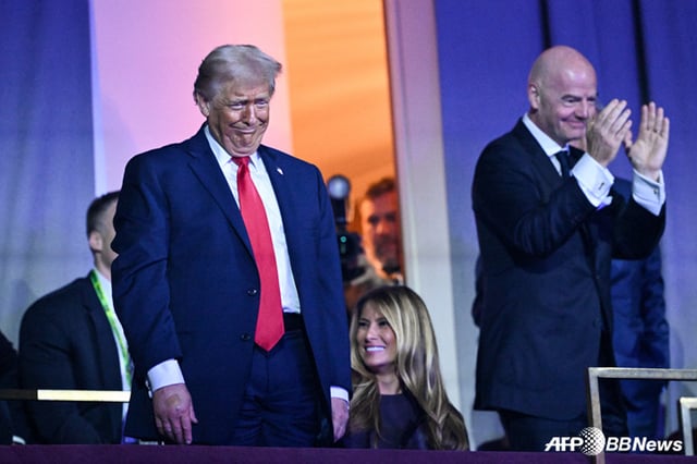 ドナルド·トランプ大統領とジャンニ·インファンティーノFIFA会長(右)。 /AFPBBNews=ニュース1