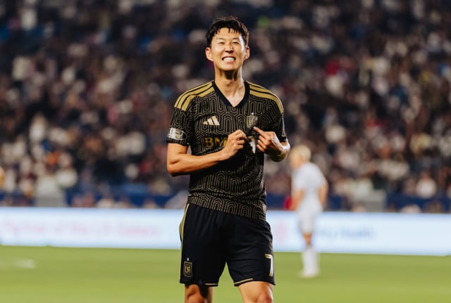 Son Heung-min celebrates with an emblem gesture after scoring against LA Galaxy at Dignity Health Sports Park in Carson, California, USA, on the 18th (Korean time) during the 2026 Major League Soccer (MLS) regular-season Round 32 away match. /Photo=LAFC SNS capture