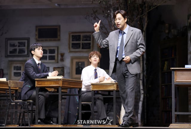 Actor Oh Man-seok delivers a stunning performance at the press conference for the play 'Dead Poets Society' held on the 21st at NOL Theater Daehak-ro, Jongno-gu, Seoul. /2026.07.21 /Photo=Kim Hwi-seon hwijpg@