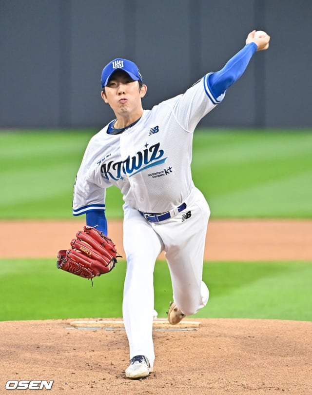 21일 두산전에서 투구하는 KT 오원석. /사진=OSEN