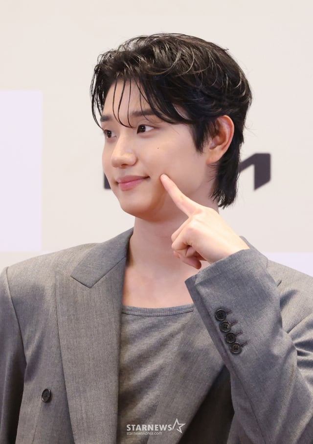 The 2026 MTN Broadcasting Advertising Festival was held on the afternoon of the 21st at the SME (small and medium-sized enterprise) DMC Tower Convention Hall in Sangam-dong, Mapo-gu, Seoul. Actor Kim Jae-won poses on the red carpet. Actor Lee Min-jeong won the CF Star Award Excellence Prize, singer Park Ji-hyun received the CF Star Award Excellence Prize, and actor Kim Jae-won along with Bitfellahouse & Baby Don't Cry were awarded the CF Star Award Shin In-sang-eul (수상). The event was live-streamed in real time via the YouTube channel 'Adlib TV'. /Photo=Kim Jin-kyung kim.jinkyung@