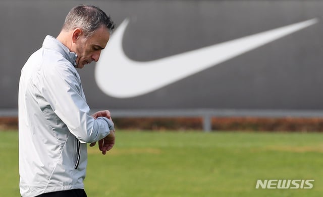 Coach Paulo Bento. /Photo=NEWSIS