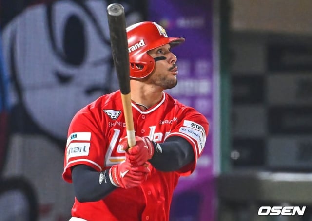 El día 22, en el partido ante Busan Lotte, Madris de SSG conectó un jonrón como primer bateador en la parte baja del quinto inning.