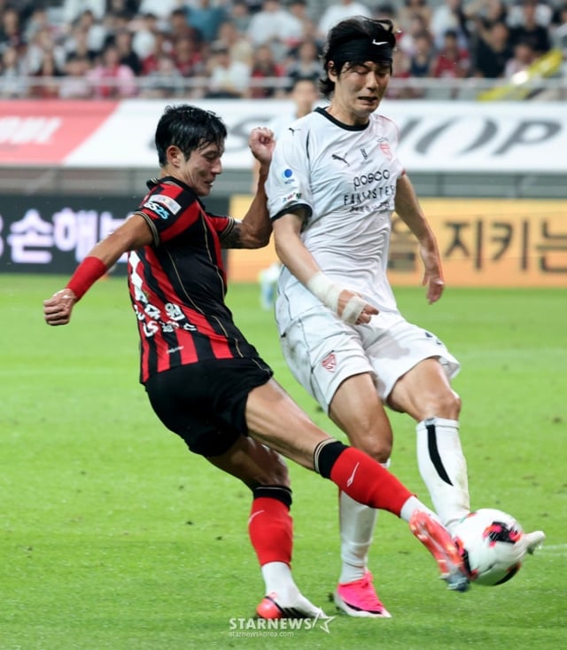 Jung Seung-won (izquierda) y Ki Sung-yueng. /Foto=reportero sénior Kang Young-jo