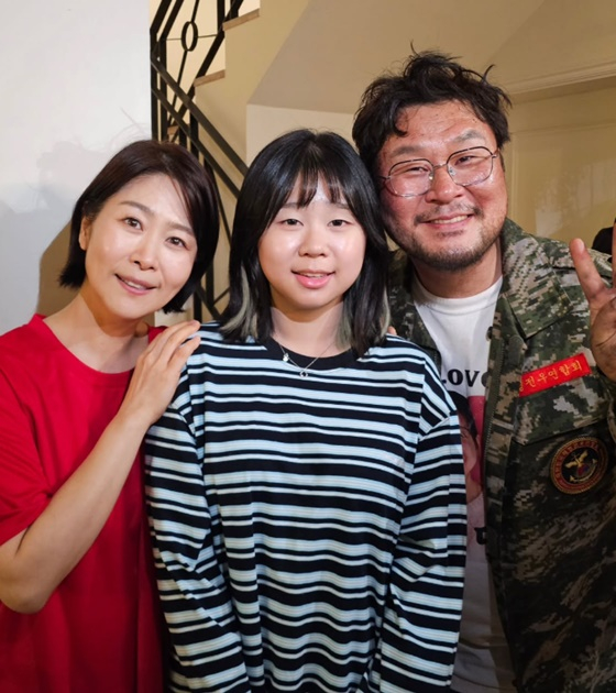 Kim Ji-young (de izquierda a derecha), Lee Na-yeon, Yoon Kyung-ho / Foto: Lee Na-young, redes sociales