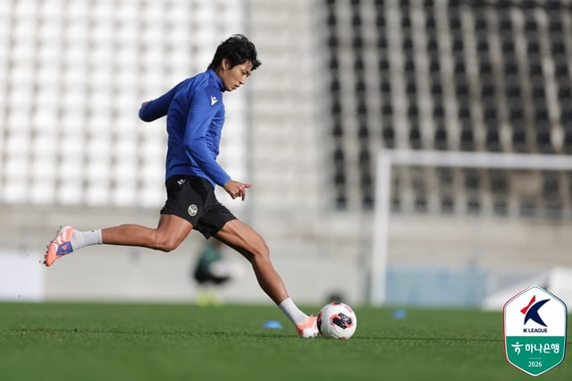 仁川(インチョン)ユナイテッド冬季訓練当時のチョン·テウクの姿。 /写真=韓国プロサッカー連盟提供