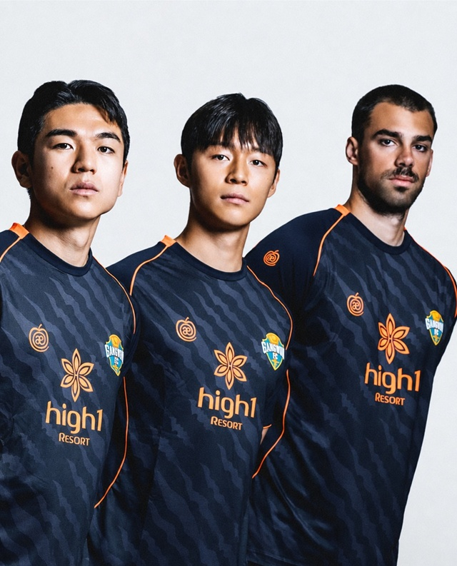 Gangwon FC's new ACLE uniform. /Photo=Gangwon FC provided