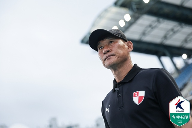 Cho Sung-hwan, Busan IPark head coach. /Photo=Korea Professional Football League