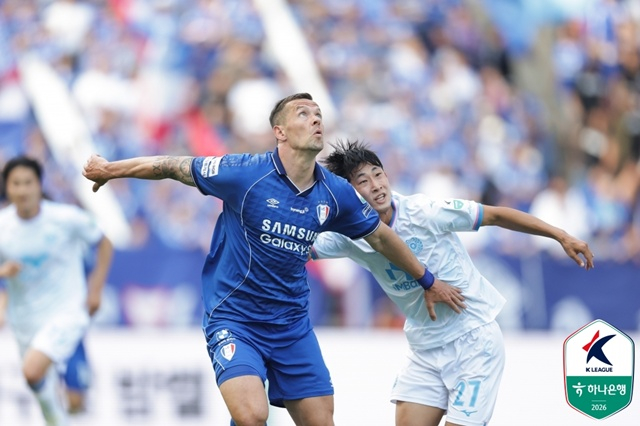 일류첸코(왼쪽). /사진=한국프로축구연맹 제공