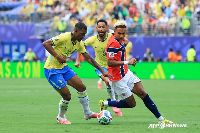 Antonio Nusa during a match against Brazil. /AFPBBNews=NEWS1