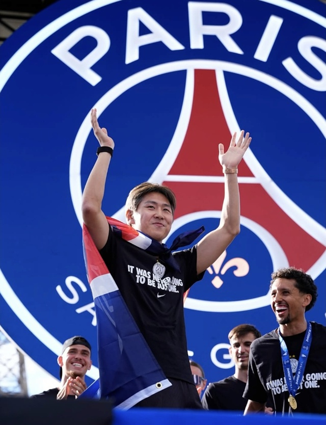 Lee Kang-in performing a victory celebration. /Photo=PSG SNS