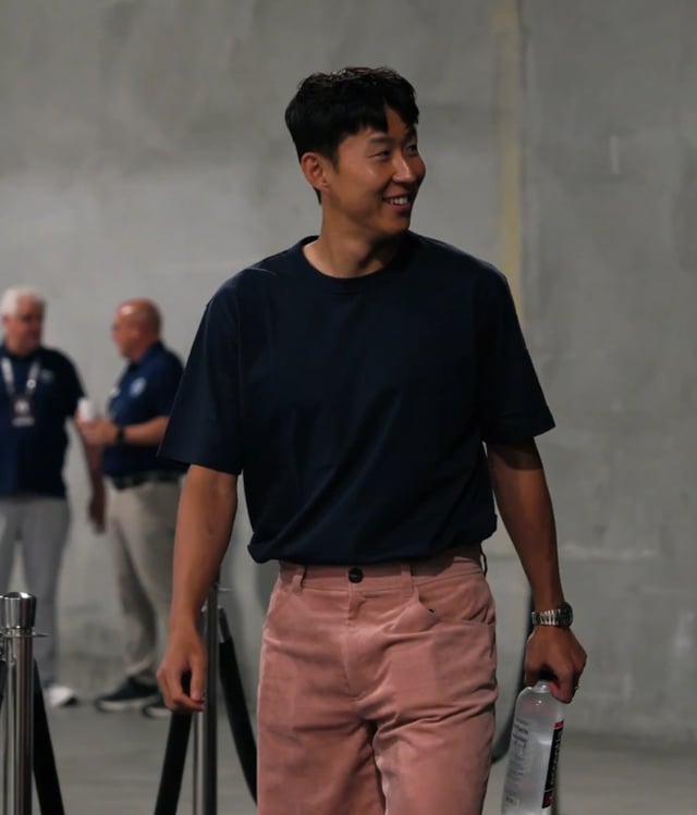 26日、米BMOスタジアムで行われる2026米大リーグサッカー(MLS)ホーム試合のスポルティング·カンザスシティ戦を控え、競技場に向かっているソン·フンミン。 /写真=LAFC SNSキャプチャ