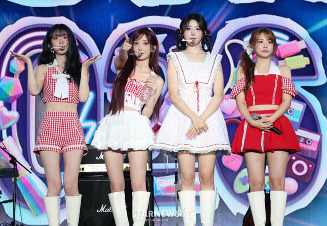밴드 QWER이 25일 오후 타이베이 NTSU 아레나(林口體育館)에서 페스타 'ACON 2026, The Road to AAA 2026: Official Pre-show'에서 멋진 무대를 펼치고 있다. MC 성한빈과 가수 7팀이 참석해 각 아티스트만의 개성과 매력을 담은 특별한 무대로 꾸며진 'ACON 2026'은 'AAA 2026'을 앞두고 먼저 열리는 페스타로, K-팝 아티스트들과 함께 축제의 시작을 알리는 자리다, /2026.07.25 /사진=이동훈 photoguy@
