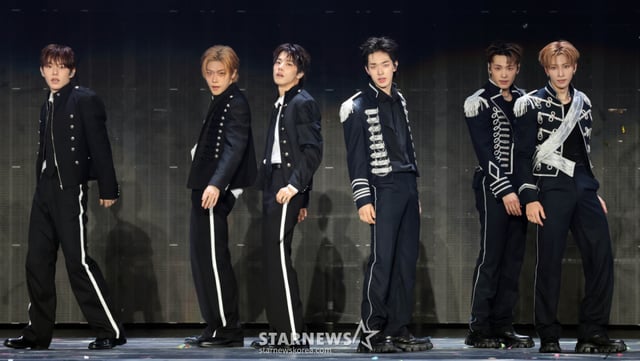 그룹 를로즈 유어 아이즈와 넥스지가 25일 오후 타이베이 NTSU Arena에서 개최 된 'ACON 2026(에이콘2027)' '팝의 황제' 마이클 잭슨(Michael Jackson)의 명곡을 재해석한 무대를 선보이고 있다. 2026.07.25 /사진=임성균 tjdrbs23@
