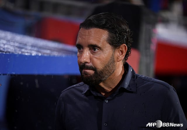 Con el paso del tiempo, la evaluación de Bordalás, quien reconoció tempranamente el potencial de Lee Kang-in, se ha demostrado correcta. Lee Kang-in se ha convertido en un jugador de élite en las grandes ligas europeas. 'As' evaluó que "Lee Kang-in obtuvo en el Mallorca las oportunidades de juego constantes que deseaba" y añadió que "desarrolló completamente su potencial en la Liga española, convirtiéndose en uno de los jugadores más influyentes del campeonato".
