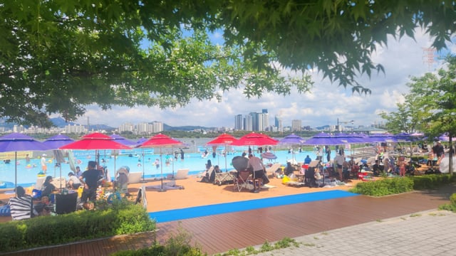 杨花汉江公园游泳池