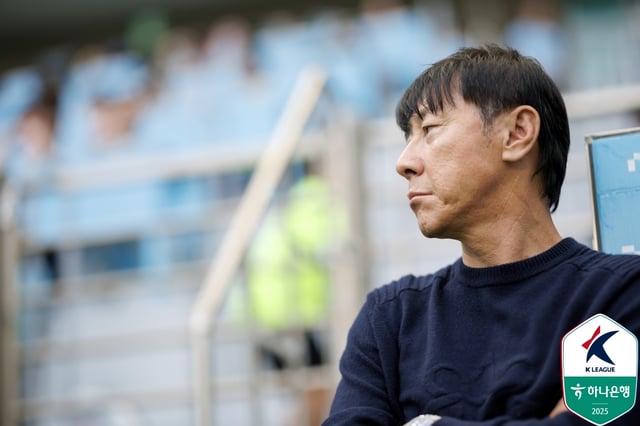 Head coach Shin Tae-yong during his time with Ulsan HD. /Photo=Korea Professional Football League provided