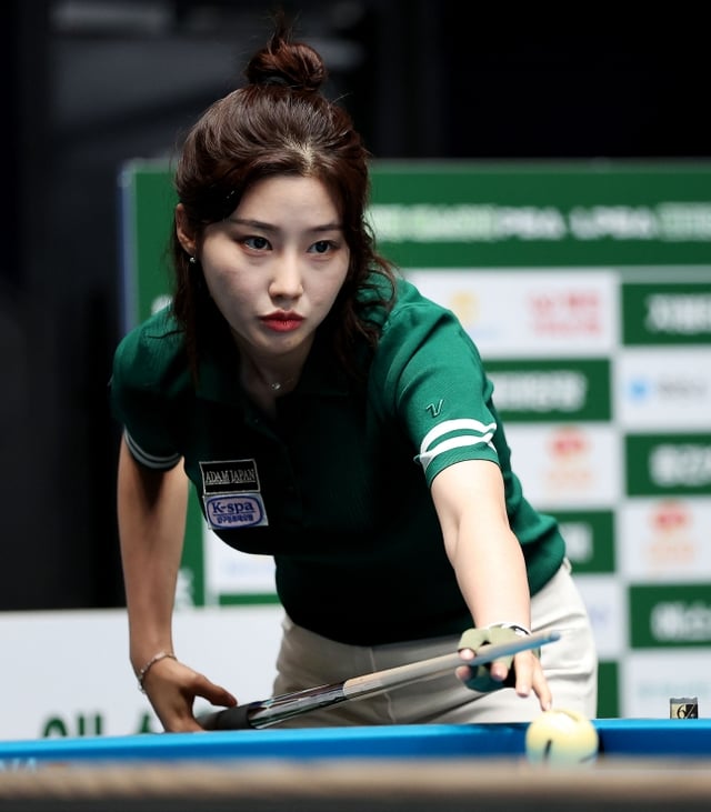 Jo Ye-eun competes against Srong Piyabi in the LPBA Round of 64 at the Professional Billiards 2026-2027 Season 3rd Tour 'Eco-Friendly Building Materials SW PBA-LPBA Championship' held on the 27th at Goyang KinTEX PBA Stadium in Goyang, Gyeonggi Province. /Photo=PBA Tour