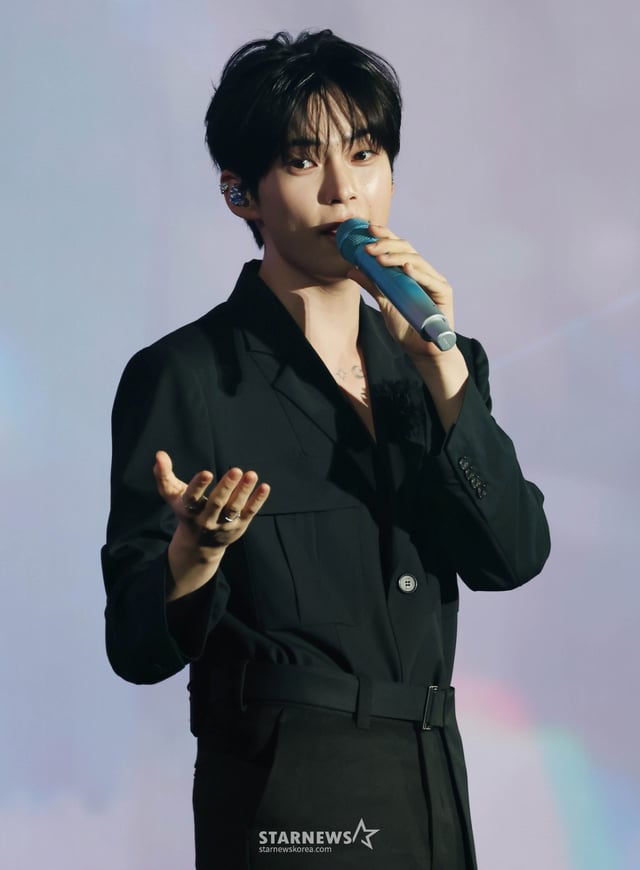 Singer Sung Han-bin delivers a stunning performance on the afternoon of the 25th at NTSU Arena (Linkou Gymnasium) in Taipei, during the 'Asia Artist Awards' (AAA) festival event titled 'ACON 2026, The Road to AAA 2026: Official Pre-show,' hosted by StarNews and organized by the AAA Organizing Committee (Jo Jik-wi (Director) Park Jun-cheol), MOTIVE, and D-SHOW. /2026.07.25 /Photo=Lee Dong-hoon photoguy@