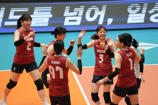 Members of the Republic of Korea Yeo Ja-bae-gu (CEO) team. /Photo=Korea Volleyball Association