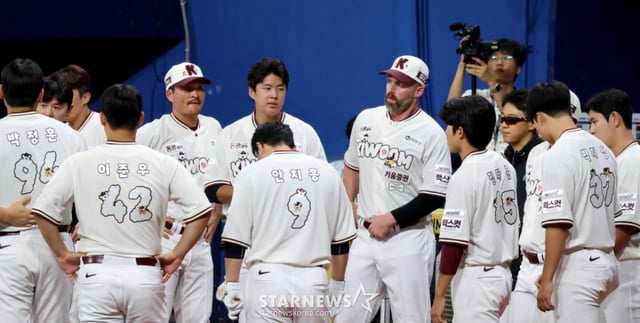 Davidson, who moved from NC to Kiwoom mid-season, is starting at first base in the July 4, 2026, KBO League match between Kiwoom Heroes and Doosan Bears at Gocheok Sky Dome. . July 4, 2026. Davidson, who moved from NC to Kiwoom mid-season, is starting at first base in the July 4, 2026, KBO League match between Kiwoom Heroes and Doosan Bears at Gocheok Sky Dome. . July 4, 2026. /Photo=Senior reporter Kang Young-jo