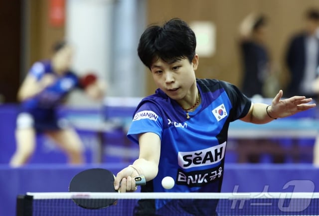 韓国卓球国家代表チュ·チョンヒが30日、忠清北道鎮川選手村で開かれた2026愛知·名古屋アジア大会卓球代表チームメディアデーで公開練習をしている。 /写真=ニュース1提供