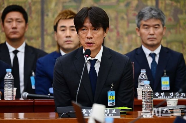 Hong Myung-bo, exentrenador del equipo nacional de Corea del Sur, se expresa durante la audiencia sobre los asuntos pendientes de la Asociación de Fútbol de Corea celebrada el día 30 en la Comisión de Cultura, Deportes y Turismo de la Asamblea Nacional. /Foto=NEWSIS