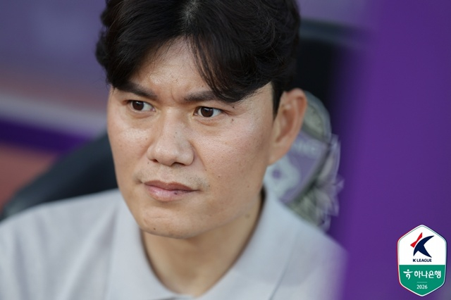 정경호 강원FC 감독. /사진=한국프로축구연맹 제공