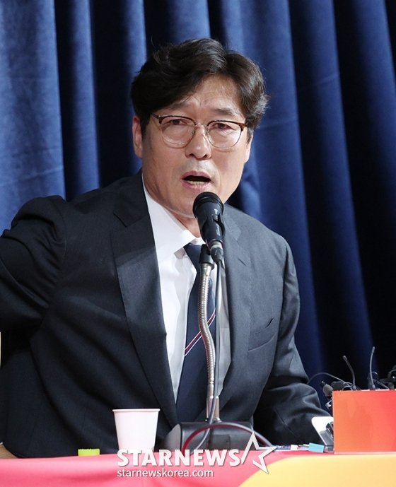 브리핑하는 이임생 전 대한축구협회 기술총괄이사의 모습. /사진=뉴시스