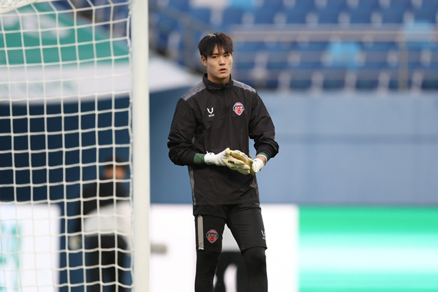 Huh Jae-won warming up before the match. /Photo=JejuSK provided